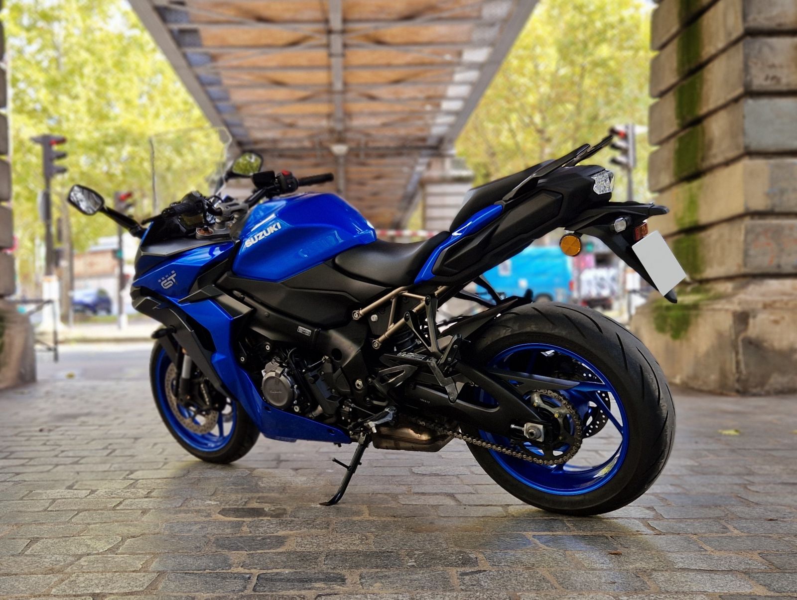 SUZUKI - GSX-S 1000 GT - image d'illustration 4