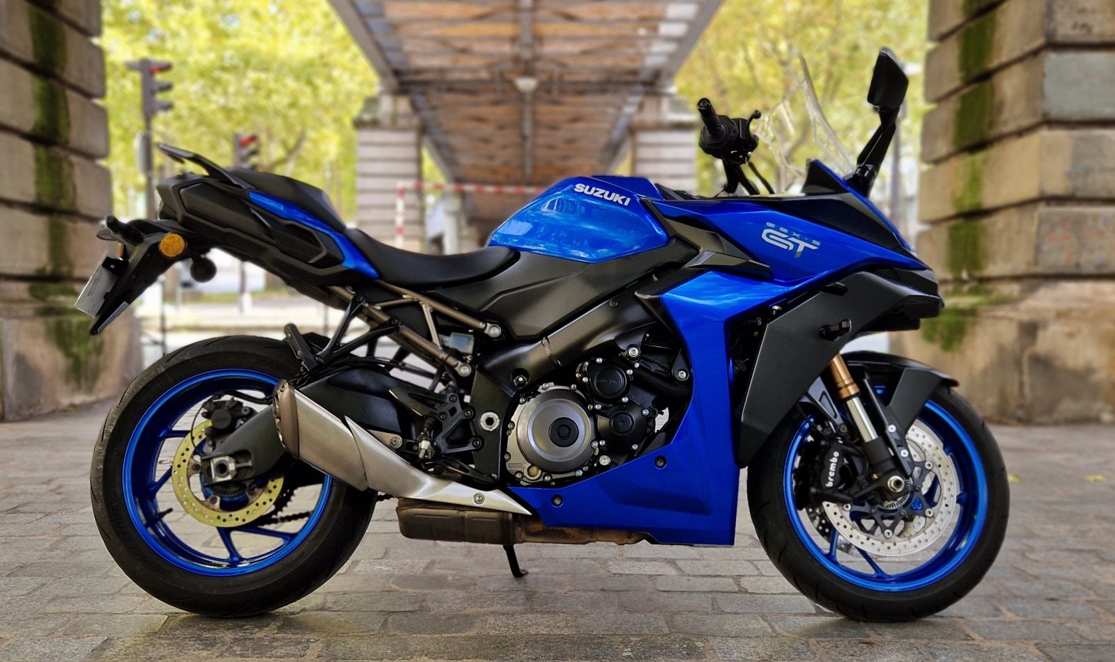 SUZUKI - GSX-S 1000 GT - image d'illustration 5
