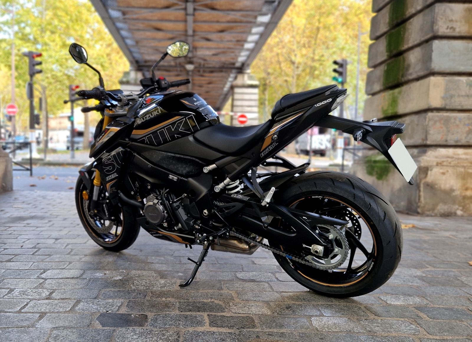 SUZUKI - GSX-S 1000 - image d'illustration 4