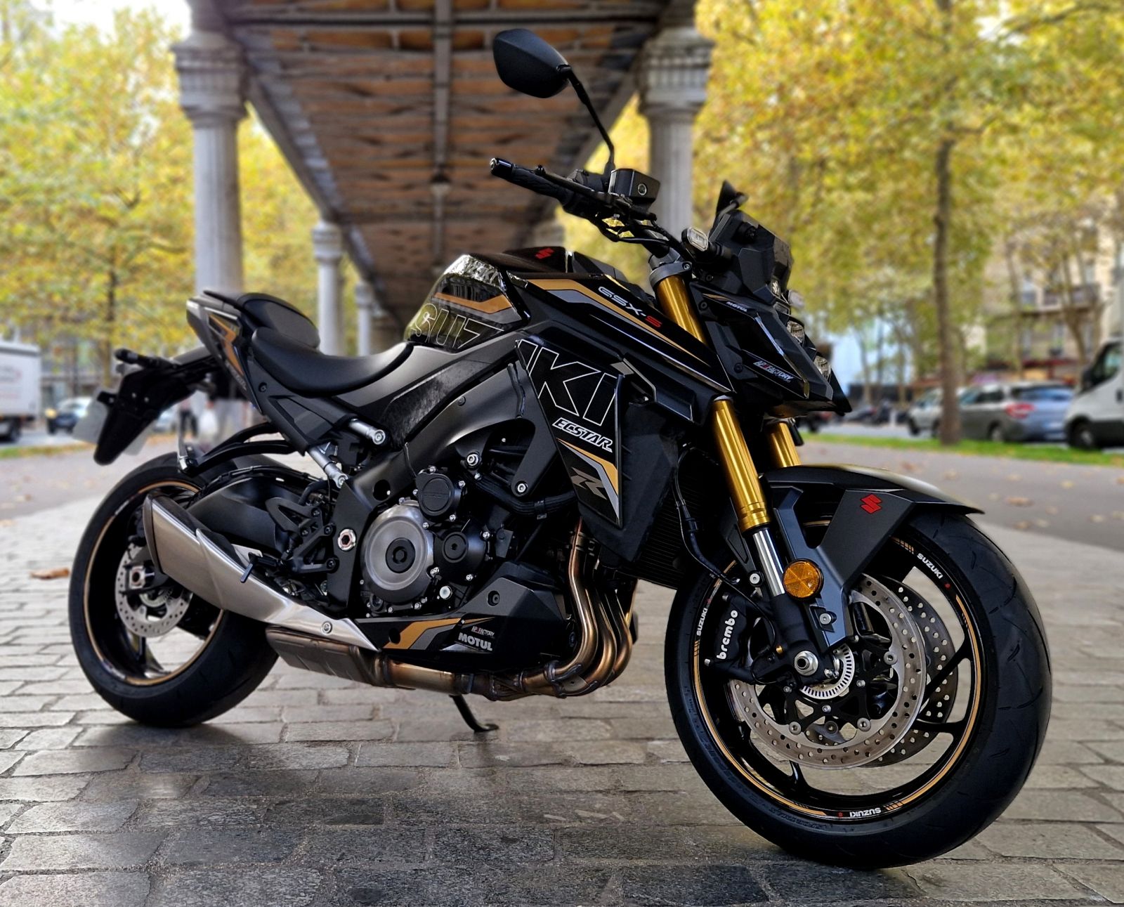 SUZUKI - GSX-S 1000 - image d'illustration 2