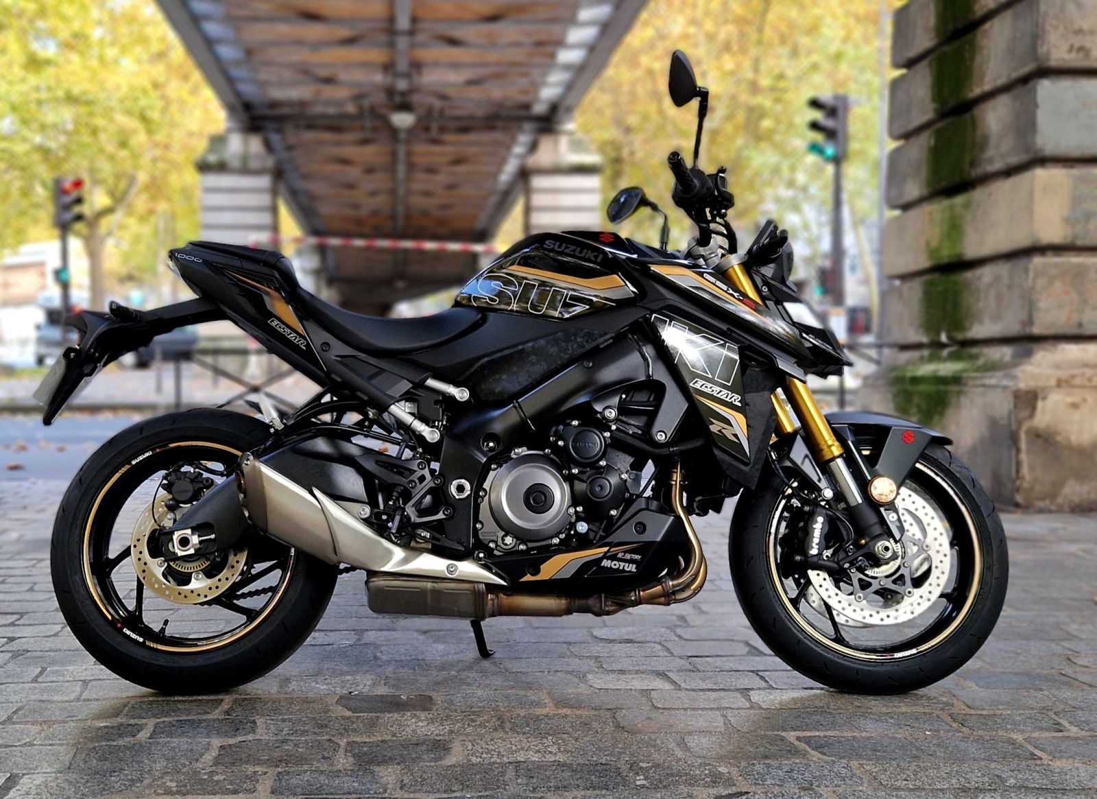 SUZUKI - GSX-S 1000 - image d'illustration 5