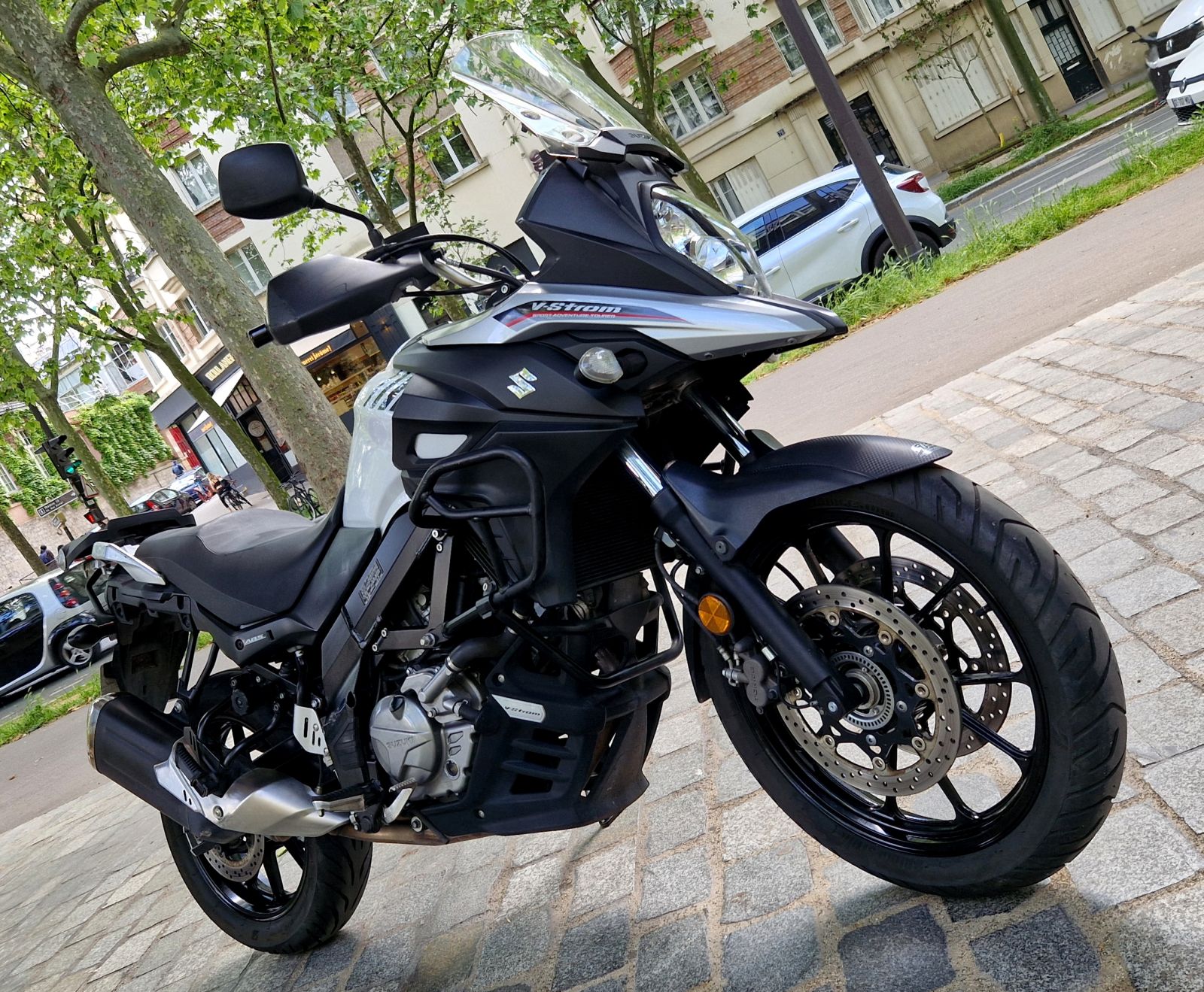 SUZUKI - DL 650 V-STROM - image d'illustration 2