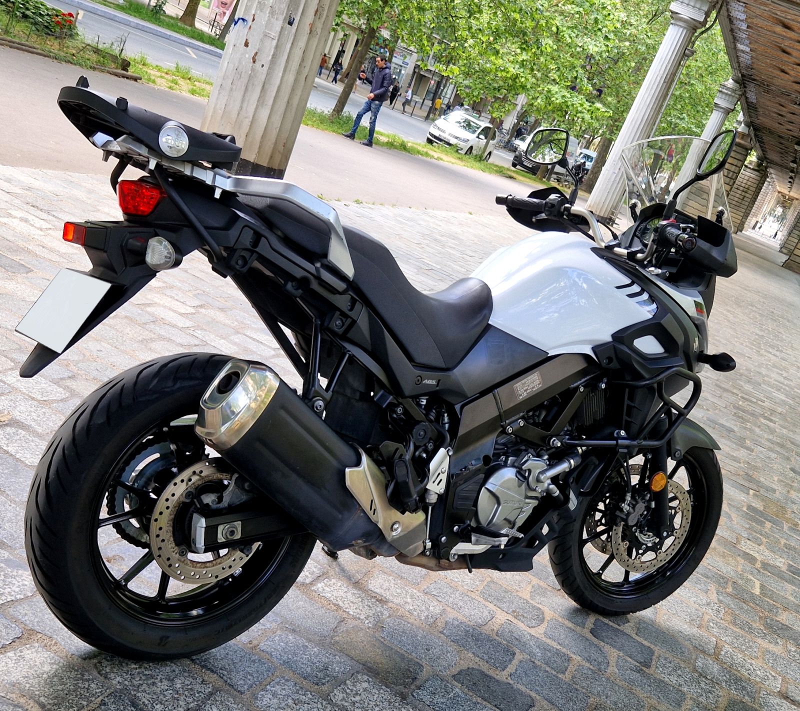 SUZUKI - DL 650 V-STROM - image d'illustration 3