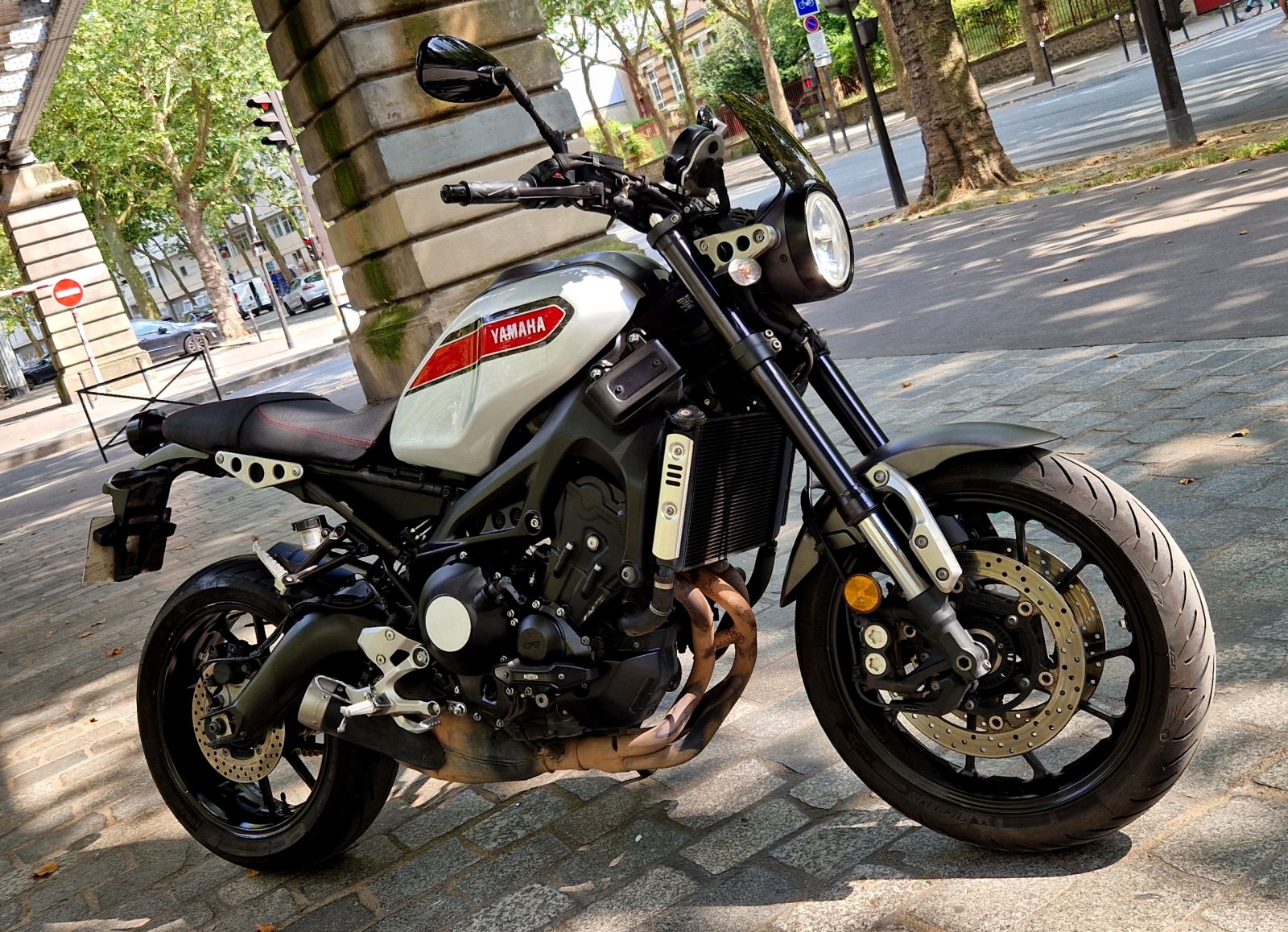 YAMAHA XSR 900