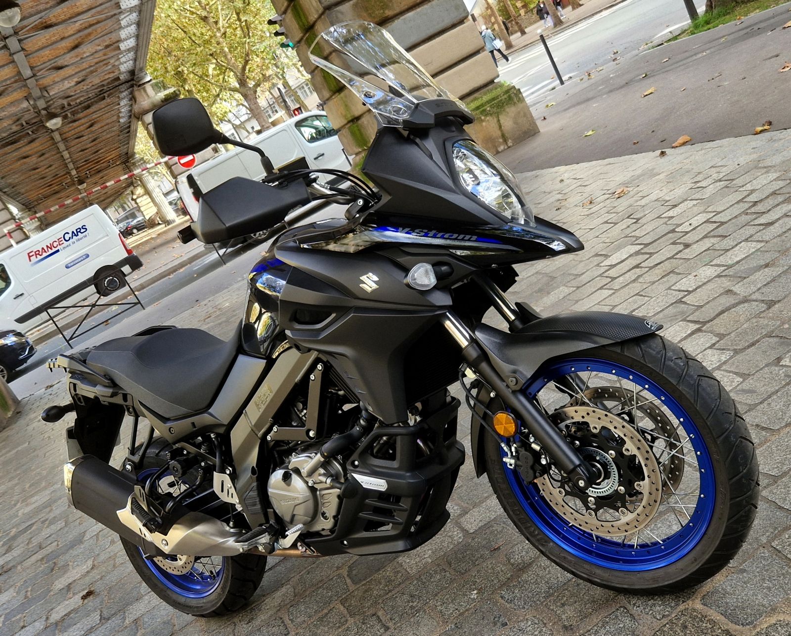 Suzuki - DL 650 V-STROM XT - image d'illustration 