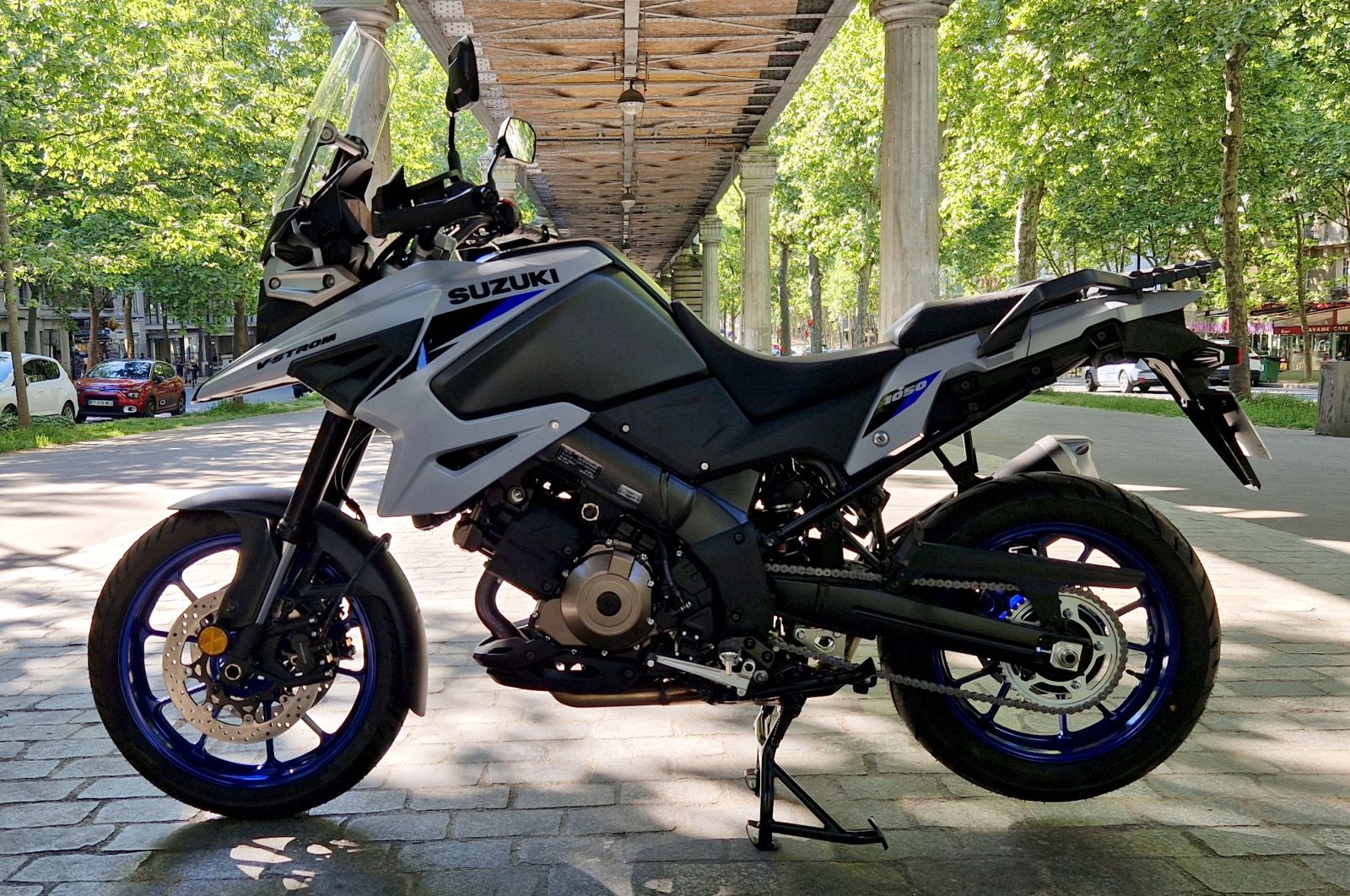 Suzuki - DL 1050 V-STROM SE - image d'illustration 3
