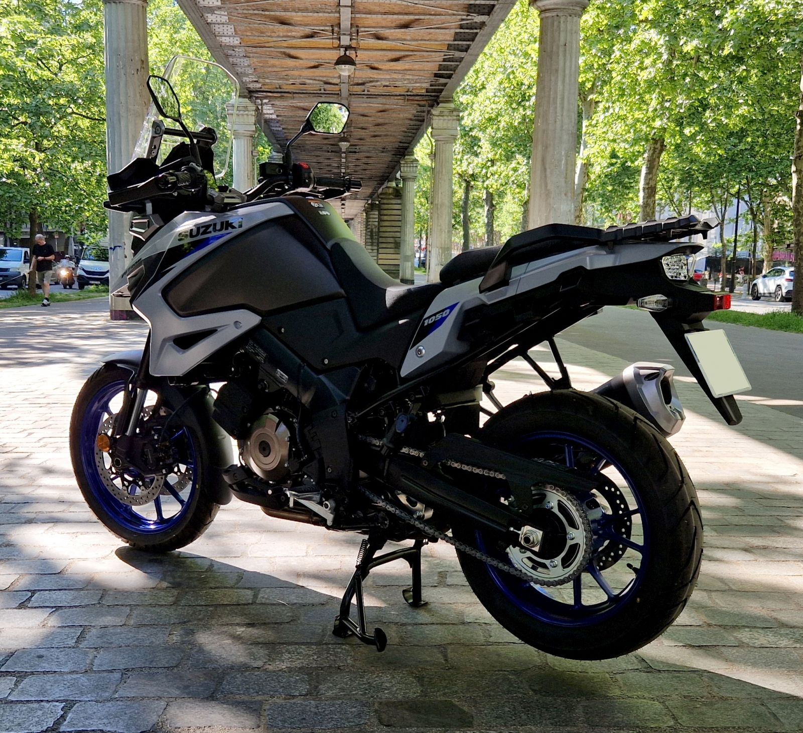 Suzuki - DL 1050 V-STROM SE - image d'illustration 5
