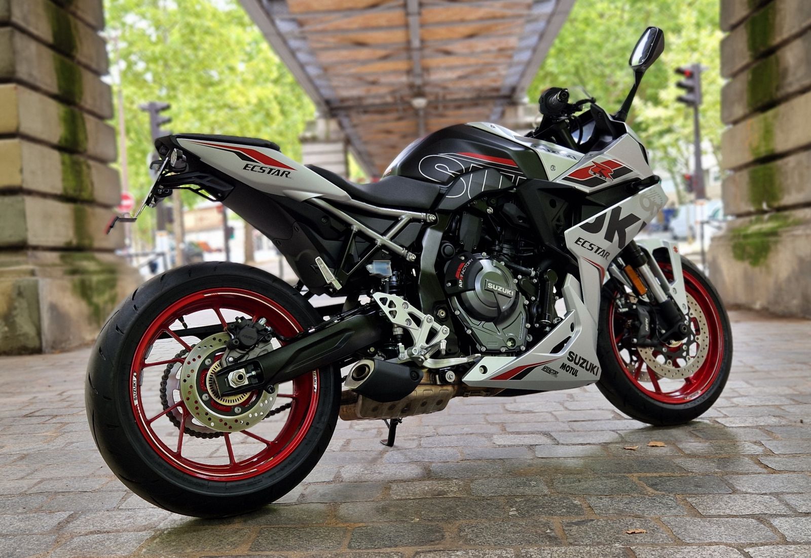 SUZUKI - GSX-8R KIT DECO - image d'illustration 4