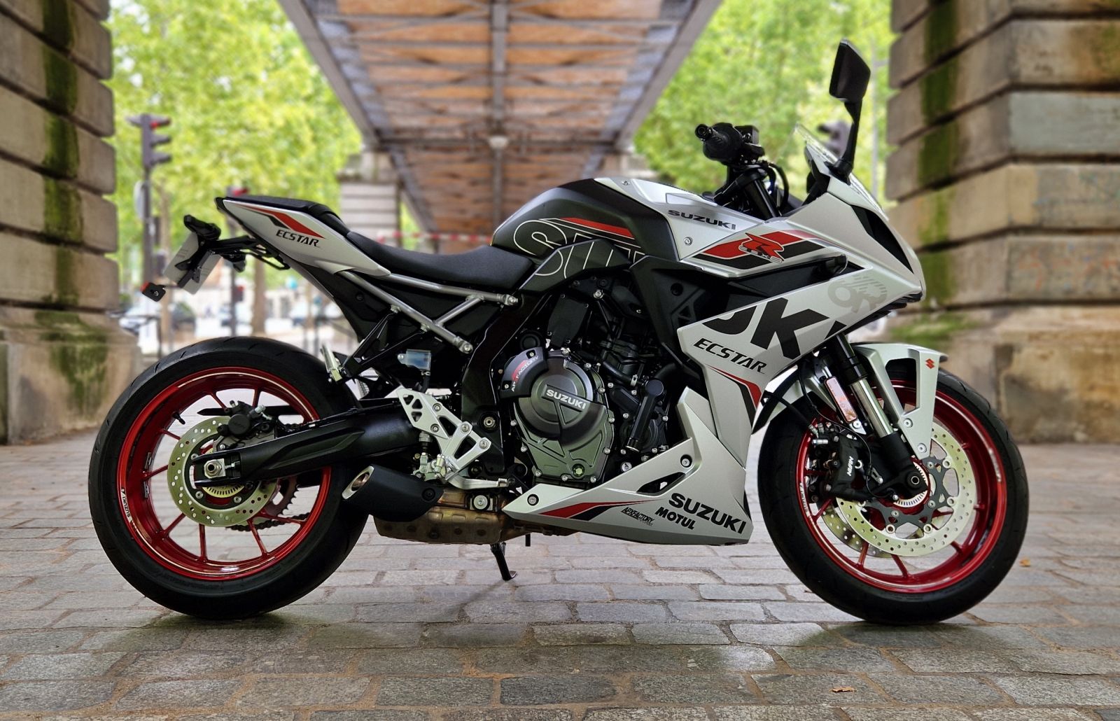 SUZUKI - GSX-8R KIT DECO - image d'illustration 5