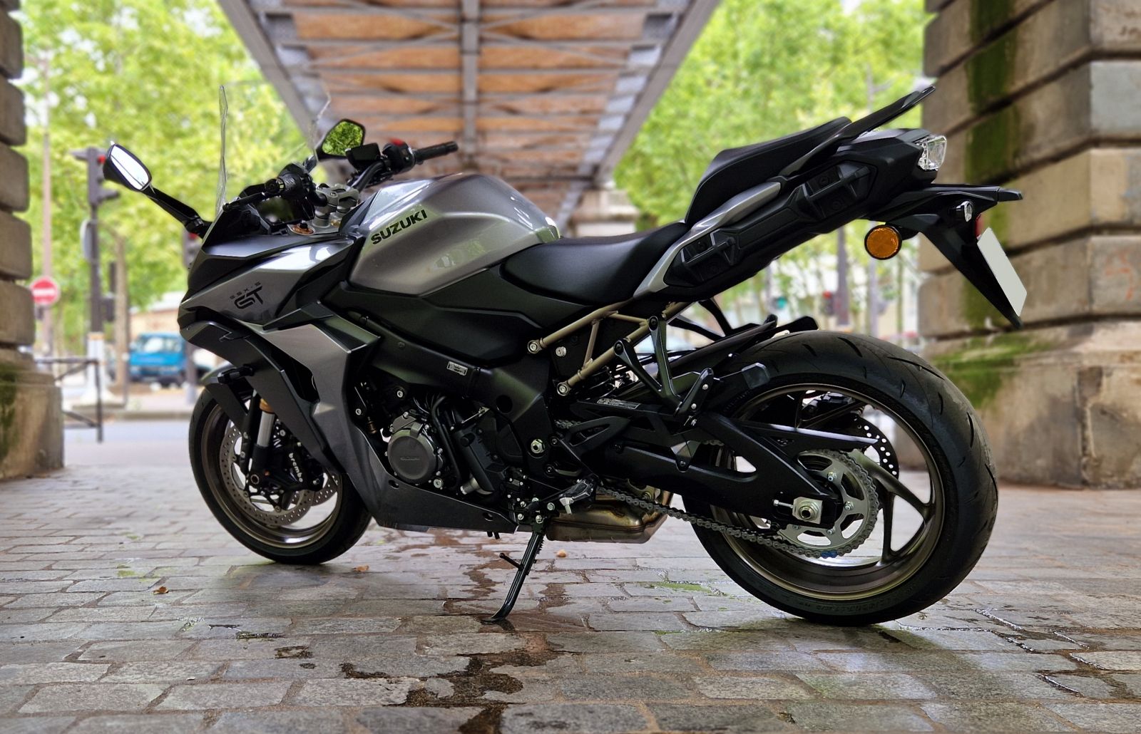 SUZUKI - GSX-S 1000 GT - image d'illustration 5