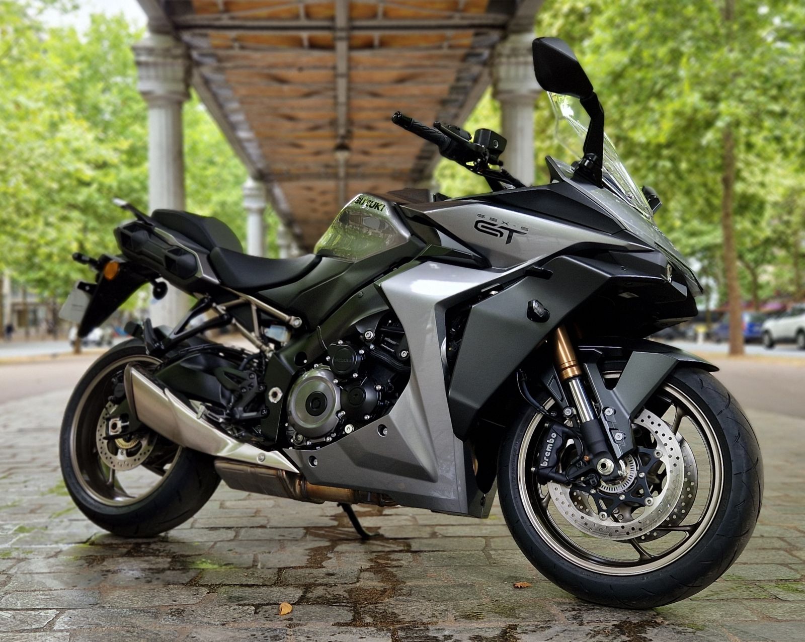 SUZUKI - GSX-S 1000 GT - image d'illustration 4