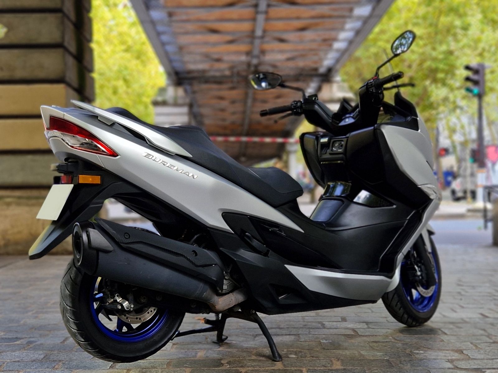SUZUKI - 400 BURGMAN - image d'illustration 2