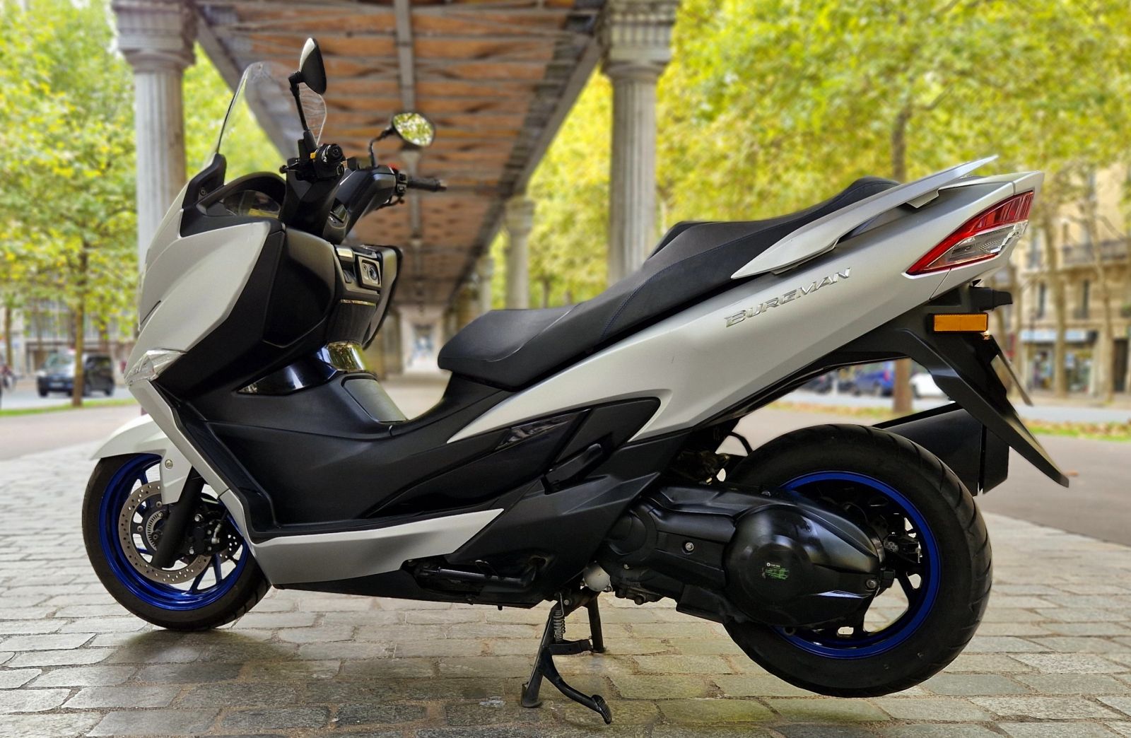 SUZUKI - 400 BURGMAN - image d'illustration 3